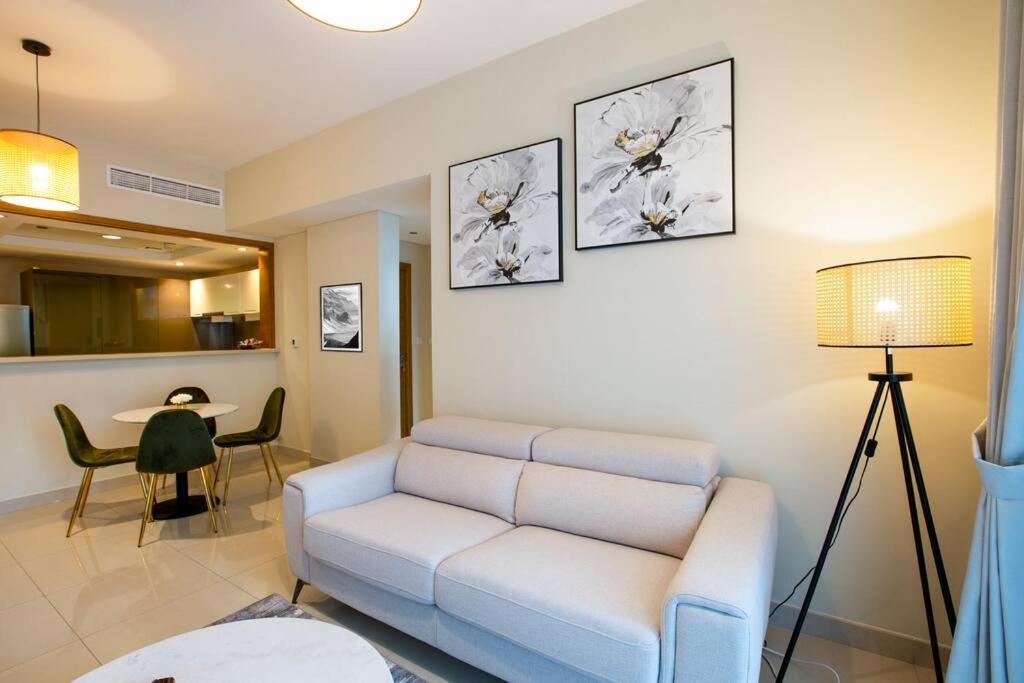 Апартаменты Lux 1Br 2 Min To Burj Khalifa Дубай Экстерьер фото