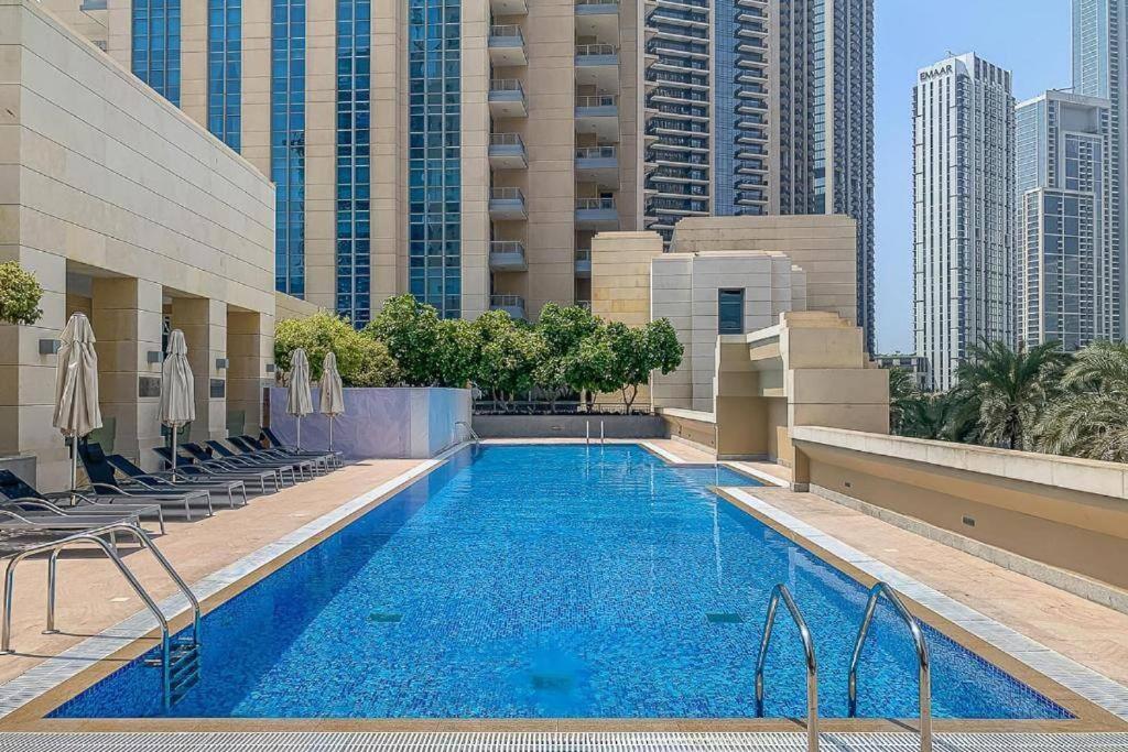 Апартаменты Lux 1Br 2 Min To Burj Khalifa Дубай Экстерьер фото